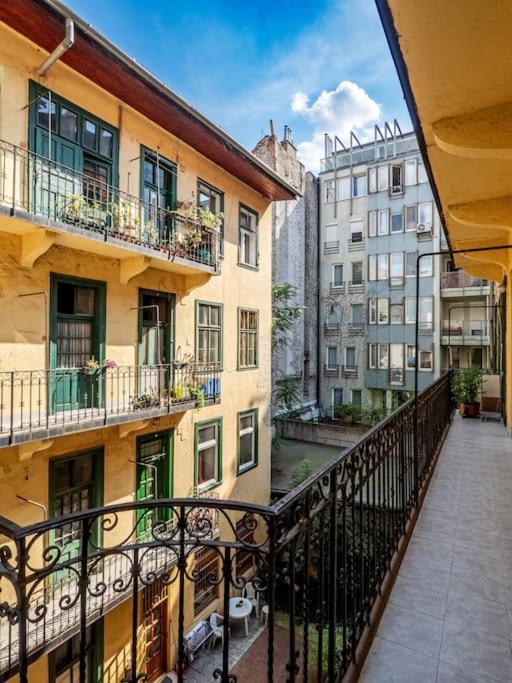 Mexicopo Apartment With Garage Budapeşte Dış mekan fotoğraf